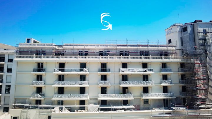 La Riccobono Costruzioni si è occupata del #rivestimento di pareti presso l'Hotel #Carlton a Cannes in Francia.
